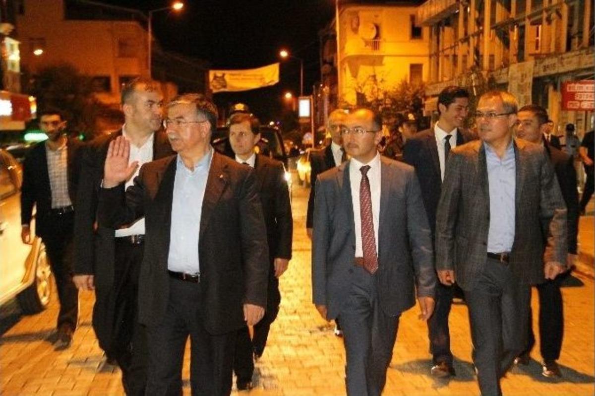 Bakan Yılmaz Vatandaşlarla İftar A&ccedil;tı