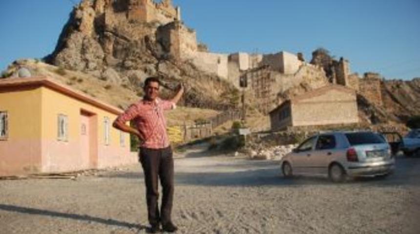 K&ouml;yl&uuml;ler Eski Kahta Kalesinin Turizme A&ccedil;ılmasını Bekliyor