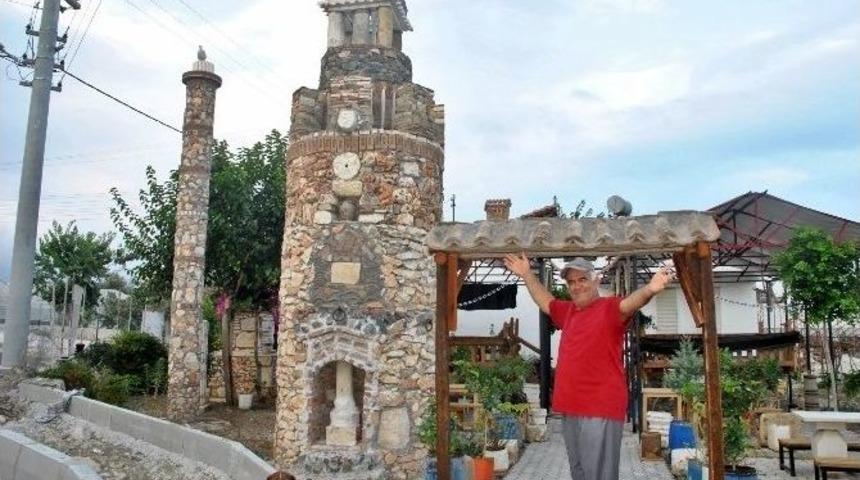 Tarih Aşkıyla Yanan İlkokul Mezunu &Ccedil;ift&ccedil;i Evinin Bah&ccedil;esini M&uuml;ze Yaptı