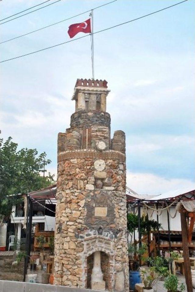 Tarih Aşkıyla Yanan İlkokul Mezunu &Ccedil;ift&ccedil;i Evinin Bah&ccedil;esini M&uuml;ze Yaptı 3