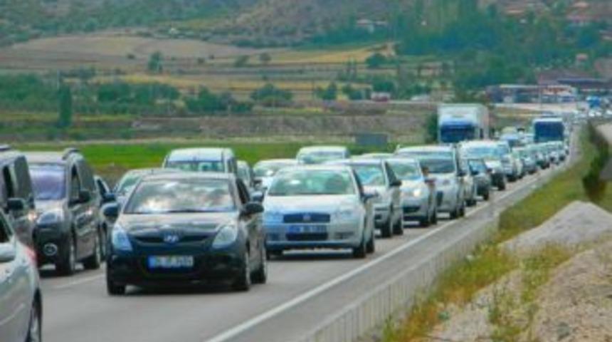 İstanbul-Samsun D-100 Karayolunda Bayram Tatili Yoğunluğu