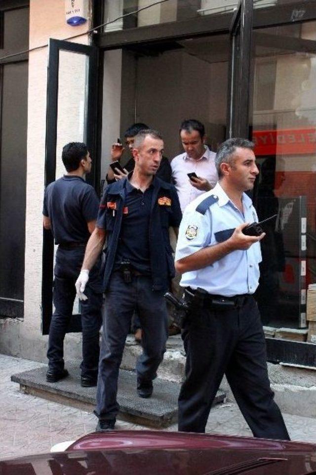 Y&uuml;k Asans&ouml;r&uuml;nde Sıkışan Kasap Hayatını Kaybetti 1