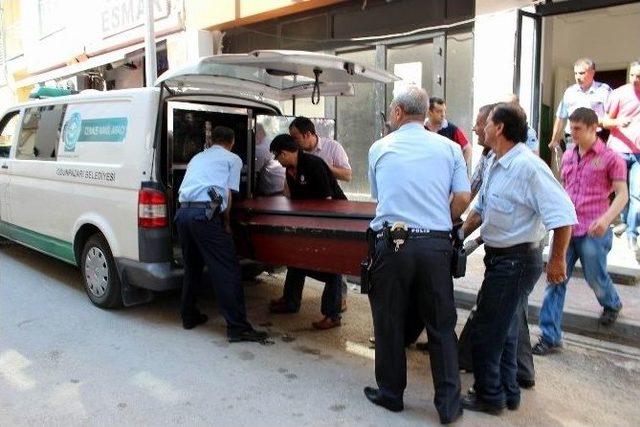 Y&uuml;k Asans&ouml;r&uuml;nde Sıkışan Kasap Hayatını Kaybetti 3