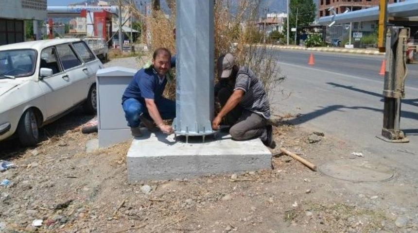Bozyazı'ya Mobese Kamera Sistemi Direkleri Dikildi