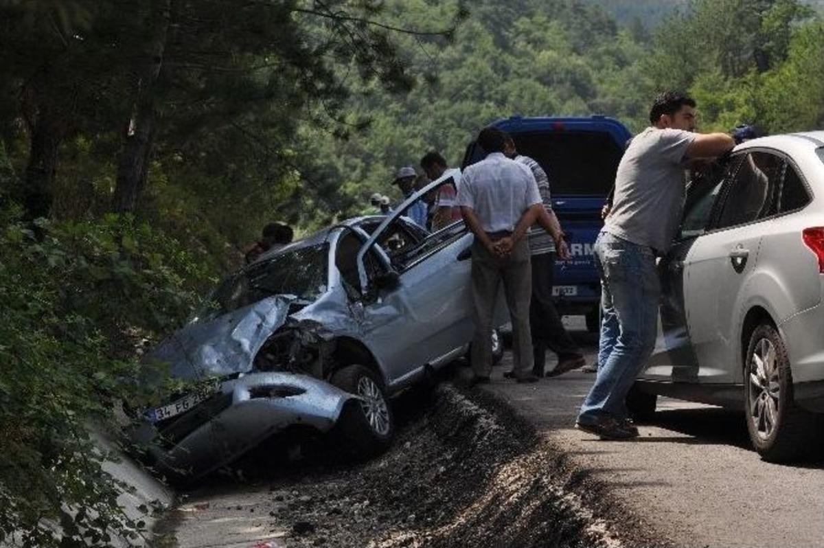 Bolu&rsquo;da Trafik Kazası: 1 &Ouml;l&uuml;, 3 Yaralı