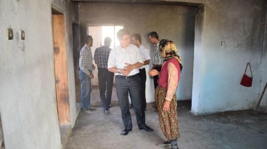 Evi Yanan Aileye Sındırgı Belediyesi'nden Yardım