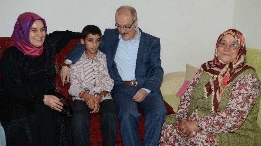 Başkan Kafaoğlu, Kimsesiz Aileleri Yalnız Bırakmadı