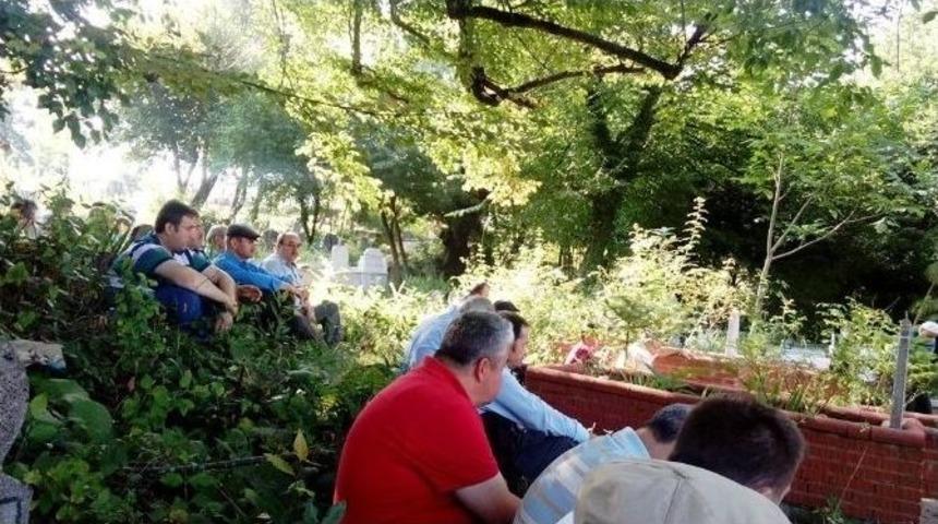Kozcağız'da Mezarlıklar Ziyaret Edildi