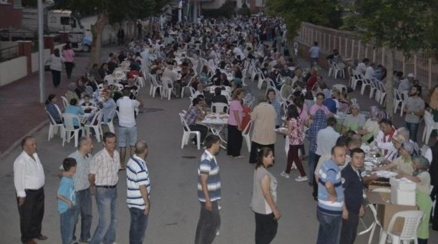 Son Sokak İftarı Bah&ccedil;elievler&rsquo;de Kuruldu