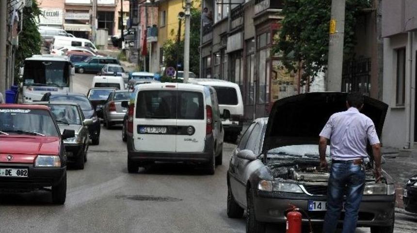 Seyir Halindeki Otomobil Alev Aldı
