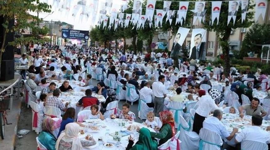 Kardeşlik Sofralarının İlki S&ouml;ğ&uuml;tl&uuml;&rsquo;de