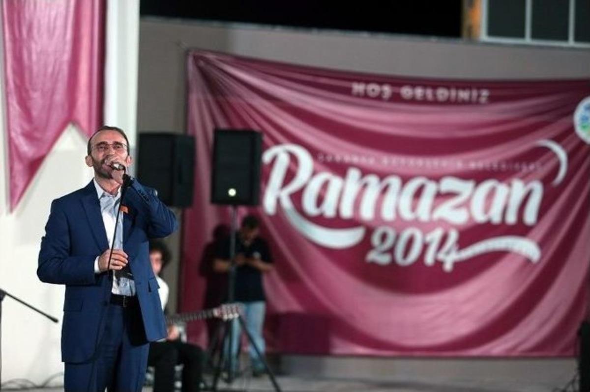 &Ouml;mer Karaoğlu, A&ccedil;ık Hava Sahnesi&rsquo;nde Sevenleri İle Buluştu