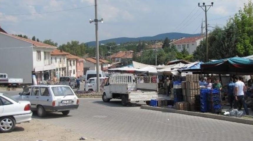Pazar Yerinde Trafik Keşmekeşi