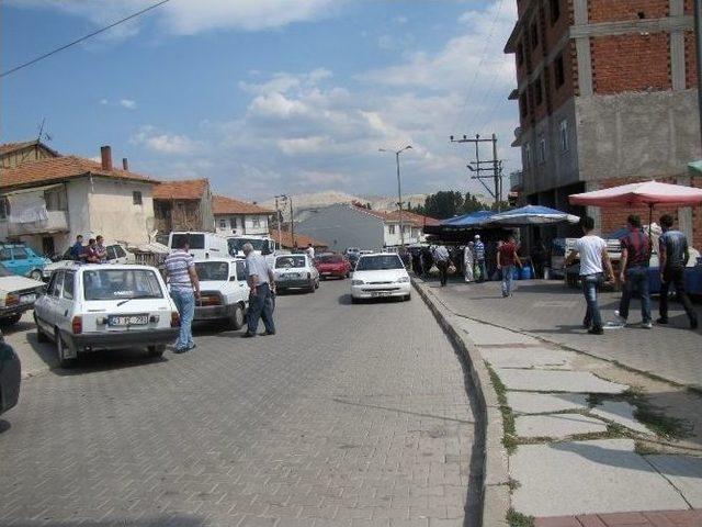 Pazar Yerinde Trafik Keşmekeşi