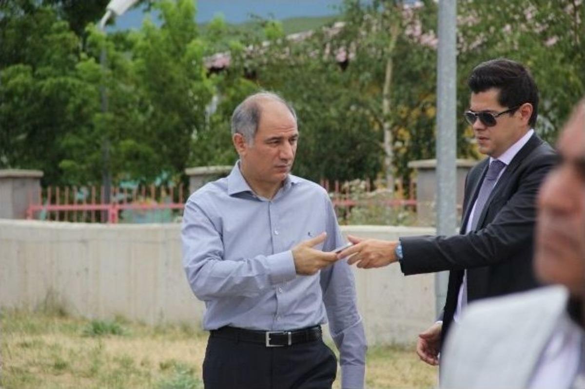 İ&ccedil;işleri Bakanı Ala, Karakolu Ziyaret Ederek Polislerin Bayramını Kutladı