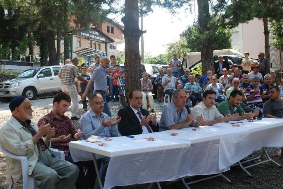G&uuml;l&uuml;&ccedil; Belediyesi Mezarlıklarda Kur&rsquo;an-ı Kerim Okuttu