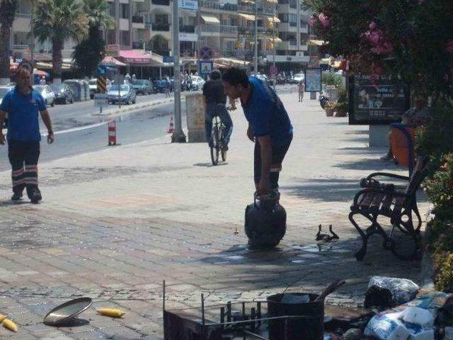 Kuşadası’nda Korkutan Seyyar Yangını