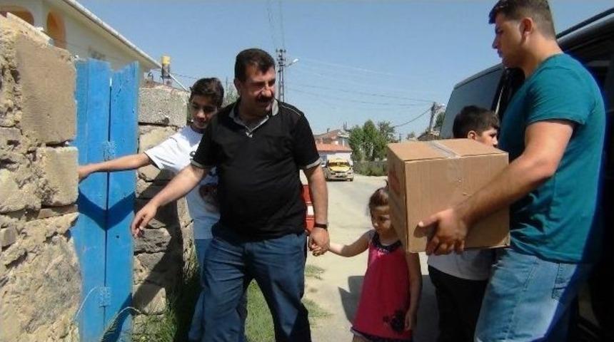 Fakirlerinin Bayram Şekeri Nihat &Ccedil;elik&rsquo;ten