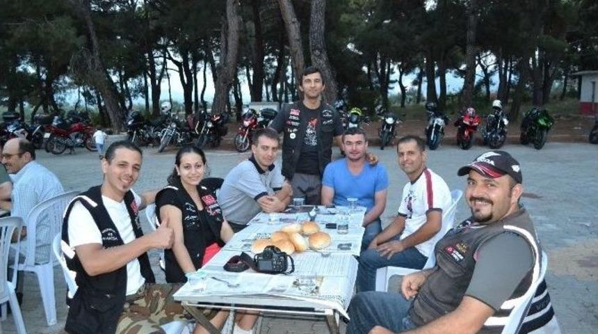 (&ouml;zel Haber) Motosiklet Tutkunları Kırkağa&ccedil;&rsquo;ta İftarda Buluştu