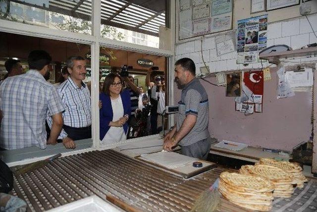 Başkan Fatma Şahin, Şahinbey İlçesinde Halkla Bayramlaştı 3