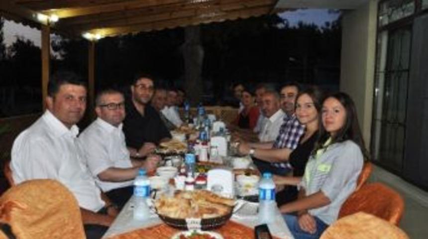 Ged&uuml;z, Kırkağa&ccedil; Basınıyla İftarda Buluştu