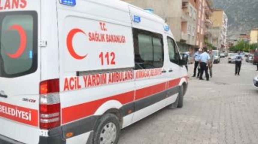 Kırkağa&ccedil;'ta Trakt&ouml;r Devrildi: 1 Ağır Yaralı