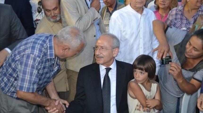 Kılı&ccedil;daroğlu Beşiktaş&rsquo;ta Sokak İftarı Programına Katıldı