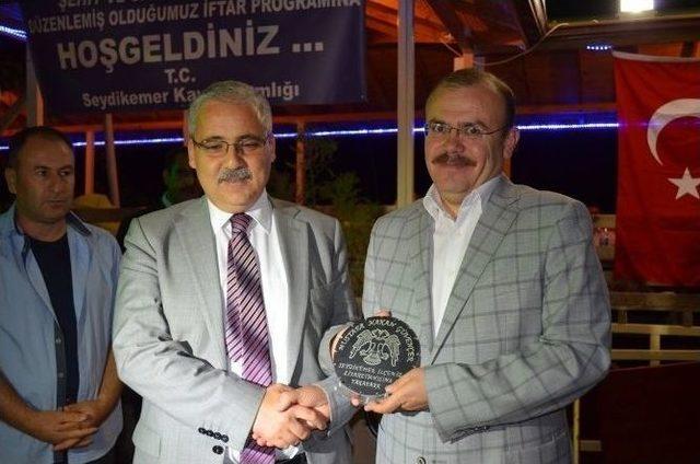 Seydikemer'de Gaziler Ve Şehit Ailelerine İftar Yemeği Verildi