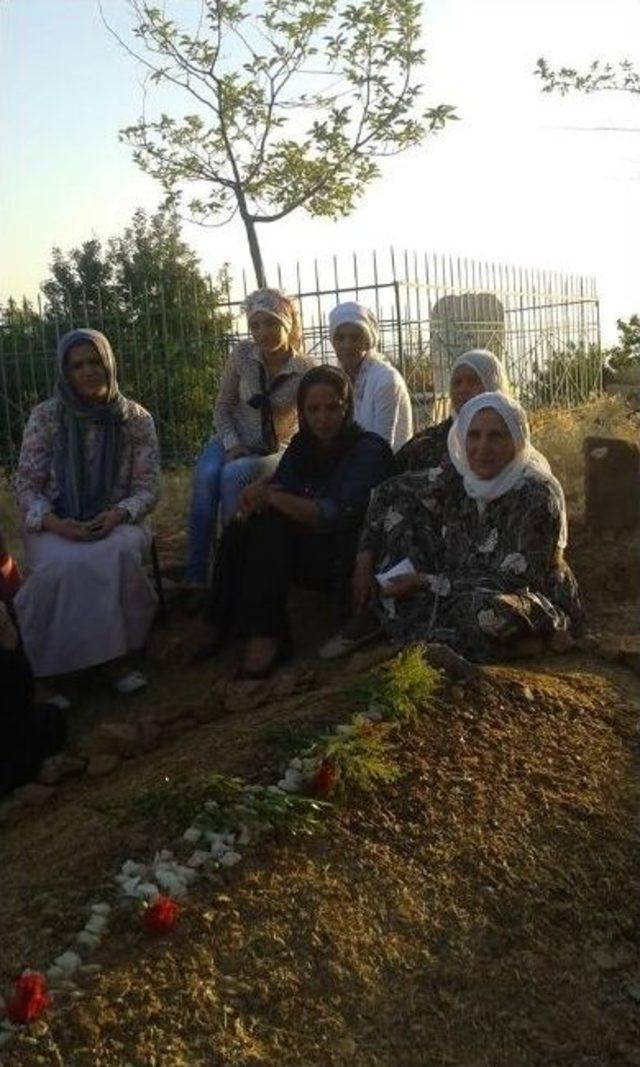 Kulp Belediye Eşbaşkanı Baran, İntihar Eden Kadını Mezarı Başında Ziyaret Etti