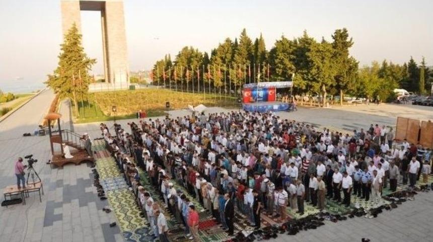 Şehitler Huzurunda Bayram Namazı