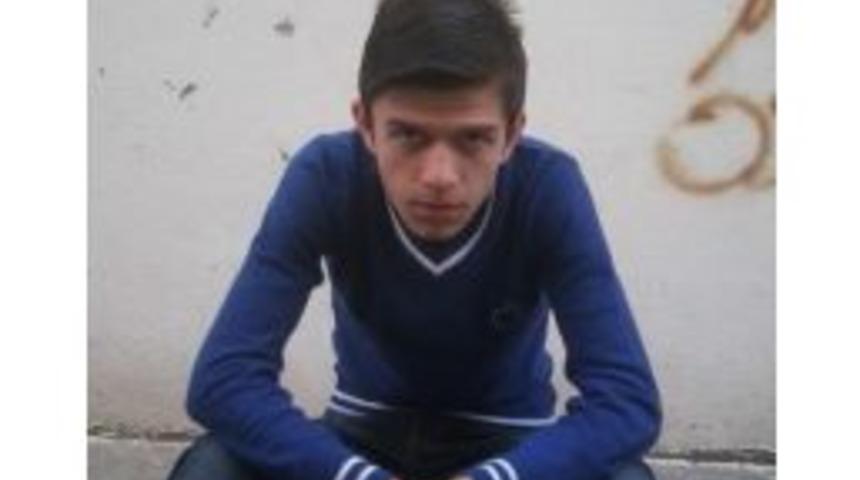 Sevdiği Kızdan Karşılık Bulamadı İntihar Etti