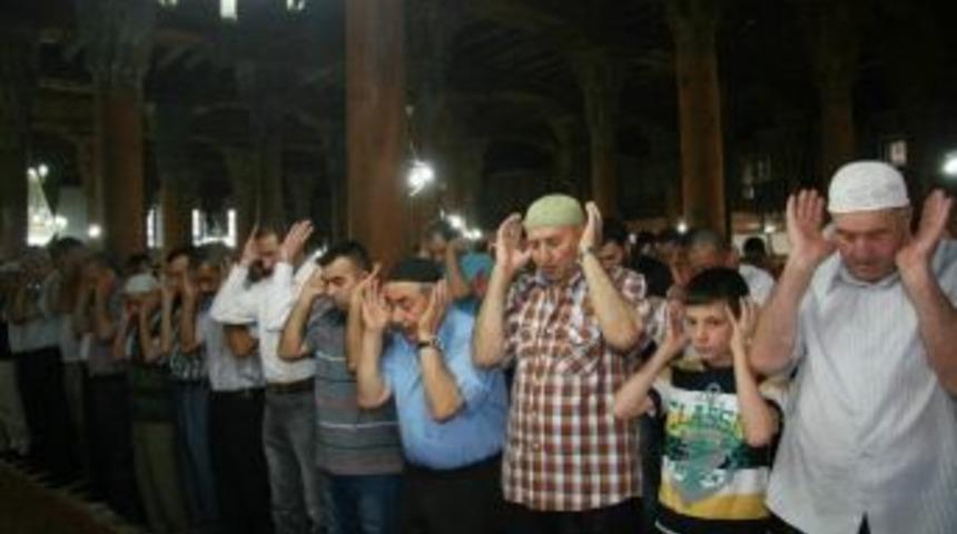 Afyonkarahisar'da Bayram Namazı