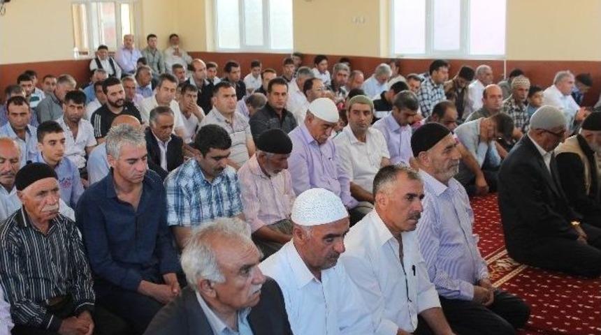 Elazığ&rsquo;da Bayram Namazında Camiler Doldu Taştı