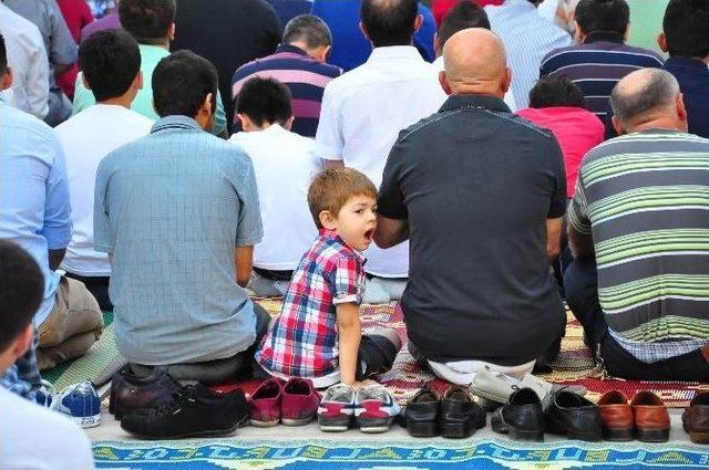 Acının Merkezi Soma&rsquo;da İlk Bayram Namazı 3