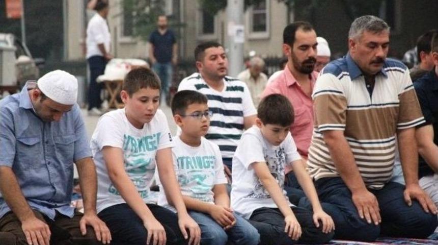 Sakarya&rsquo;da Bayram Namazı