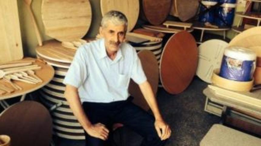 Yer Sofrası &Uuml;retimi Yapan Marangoz Hacı Ahmet Kısa: