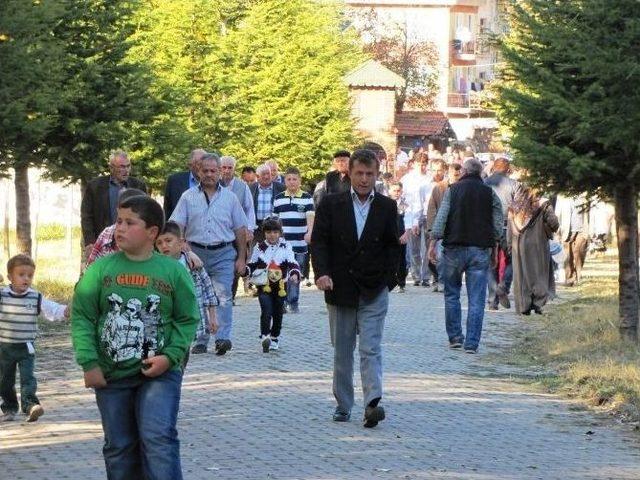 Arefe G&uuml;n&uuml; Mezarlıklar Doldu Taştı 2