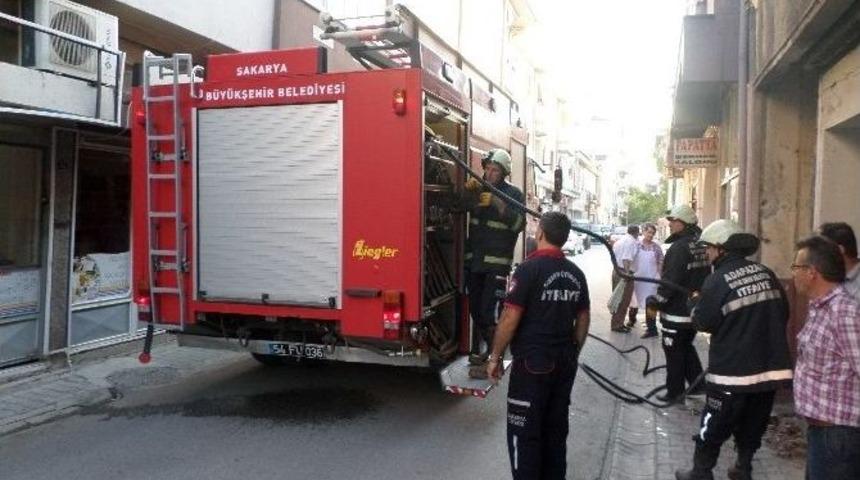 Boş Binada &Ccedil;ıkan Yangın S&ouml;nd&uuml;r&uuml;ld&uuml;