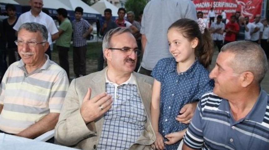 Vali Karaloğlu Son İftarı Kendi Elleriyle Dağıttı