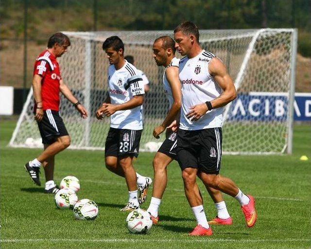 Beşiktaş, Feyenoord Ma&ccedil;ı Hazırlıklarını S&uuml;rd&uuml;rd&uuml; 1