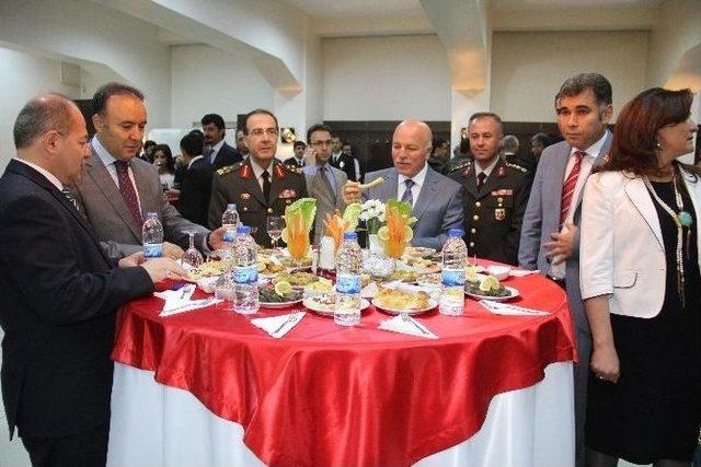 Erzurum&rsquo;da Bayramlaşma T&ouml;reni 1