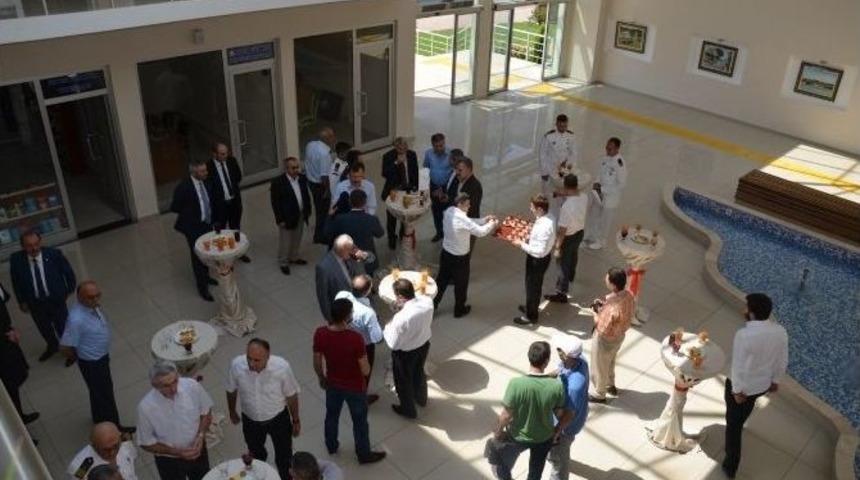 Fatsa Protokol&uuml; Havuz Başında Bayramlaştı