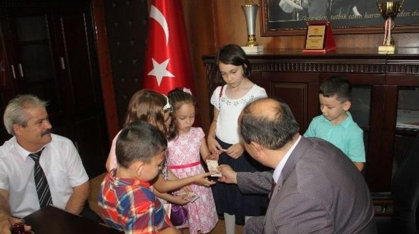Başkan Demirtaş Bayramda &Ccedil;ocukları Sevindirdi