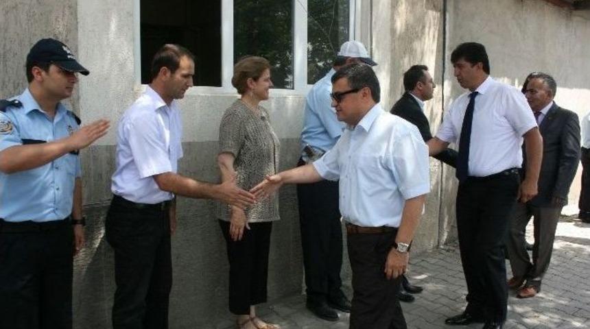 Pasinler'de Protokol Ve Vatandaş &Ouml;ğretmenevinde Bayramlaştı