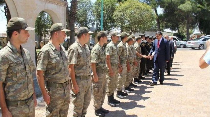 Protokol, Şanlıurfa'da Kimsesiz &Ccedil;ocuklara Har&ccedil;lık Dağıttı