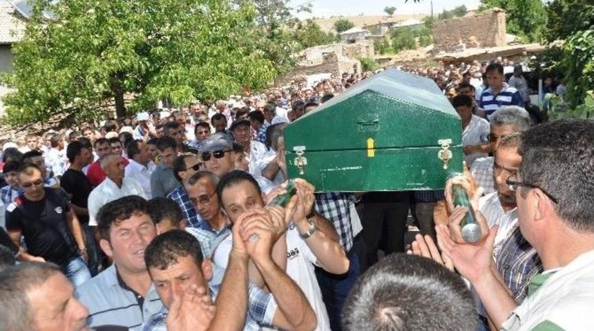 Kanalda Boğulan Amca Son Yolculuğuna Uğurlandı