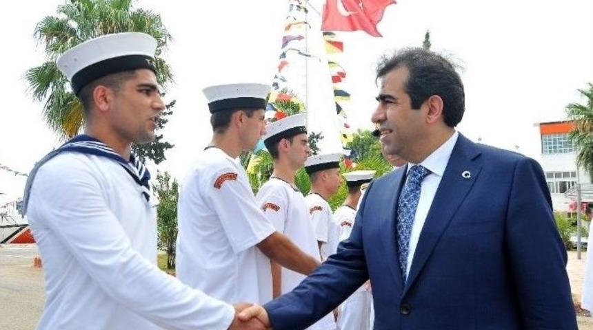 Vali G&uuml;zeloğlu G&uuml;venlik G&uuml;&ccedil;leriyle Bayramlaştı