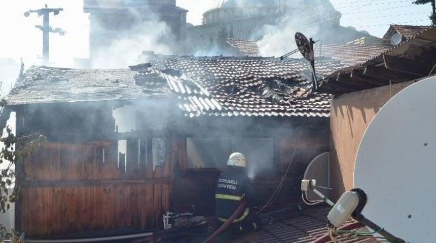 İzmit&rsquo;te Ev Yangını Korkuttu