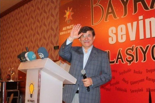 Bakan Davutoğlu Partisinin Bayramlaşmasına Katıldı