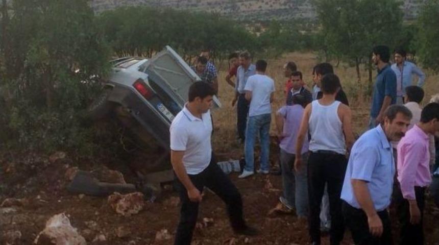 Şarampole Yuvarlanan Ara&ccedil;tan Sağ Kurtuldular